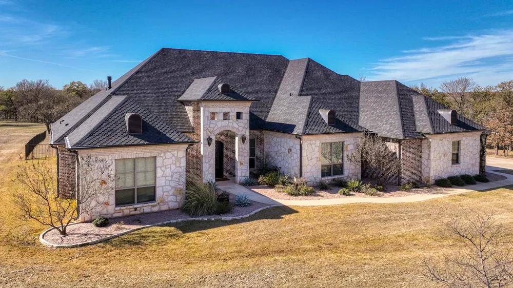 140 Rocky Run Lipan, TX 76462