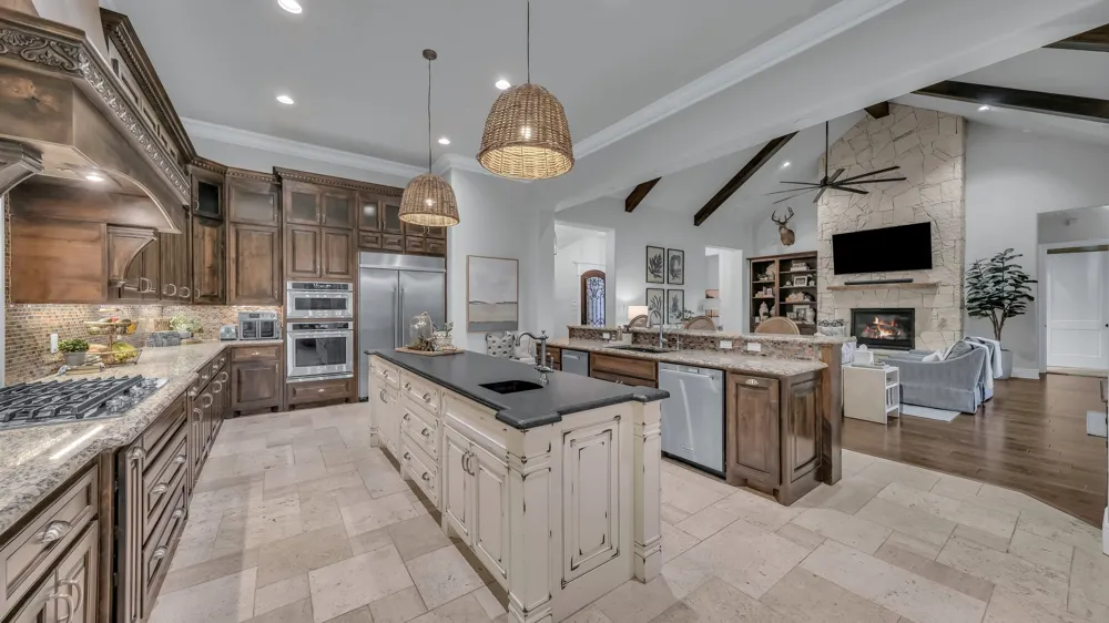 140 Rocky Run Lipan, TX 76462