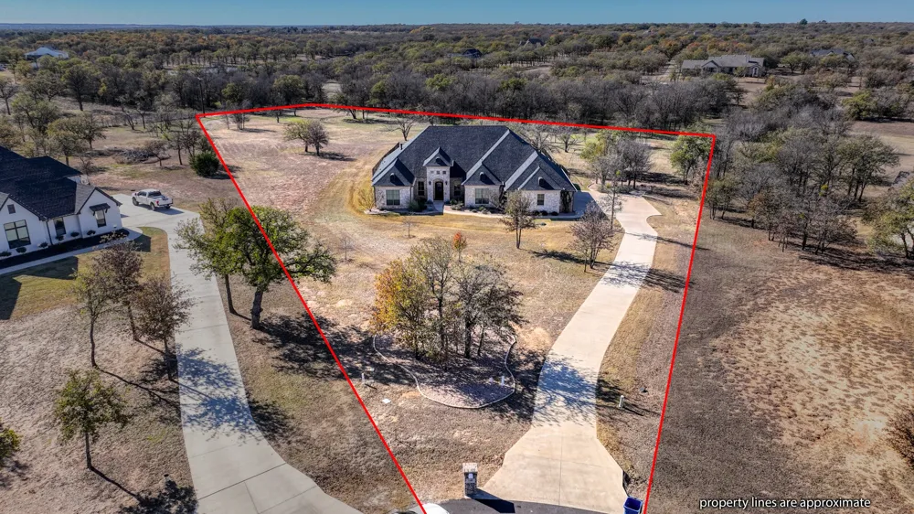 140 Rocky Run Lipan, TX 76462