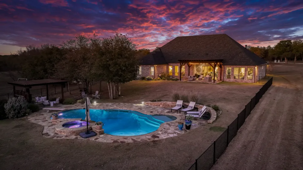 140 Rocky Run Lipan, TX 76462