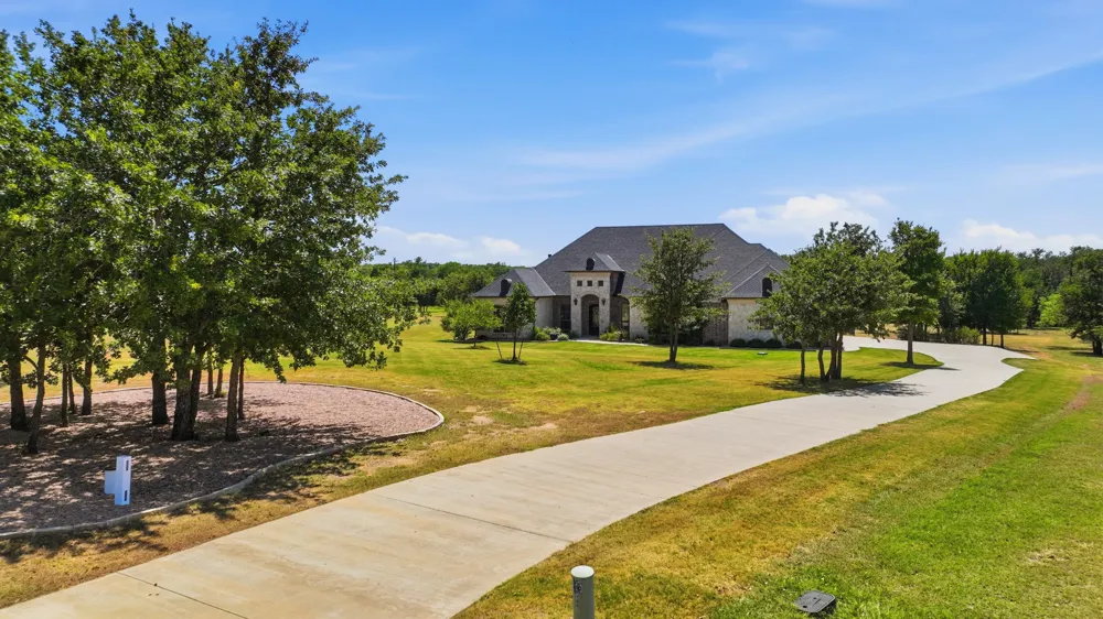 140 Rocky Run Lipan, TX 76462