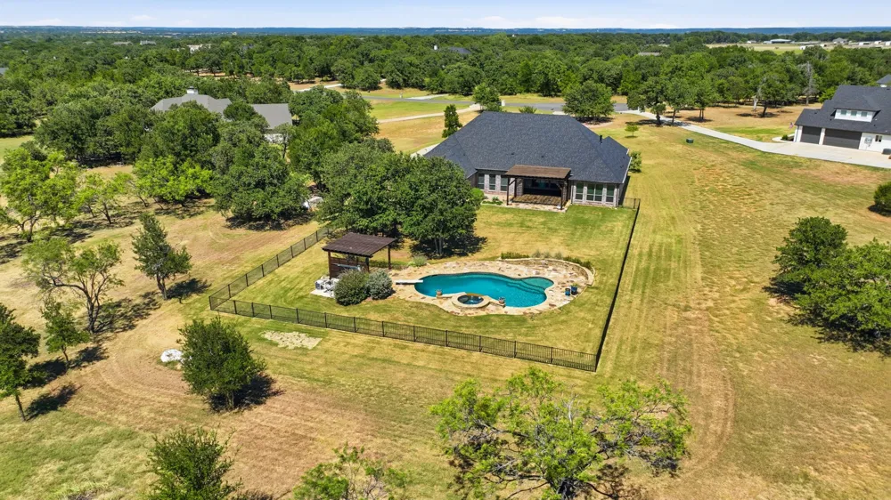 140 Rocky Run Lipan, TX 76462