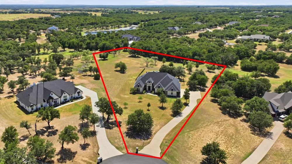 140 Rocky Run Lipan, TX 76462