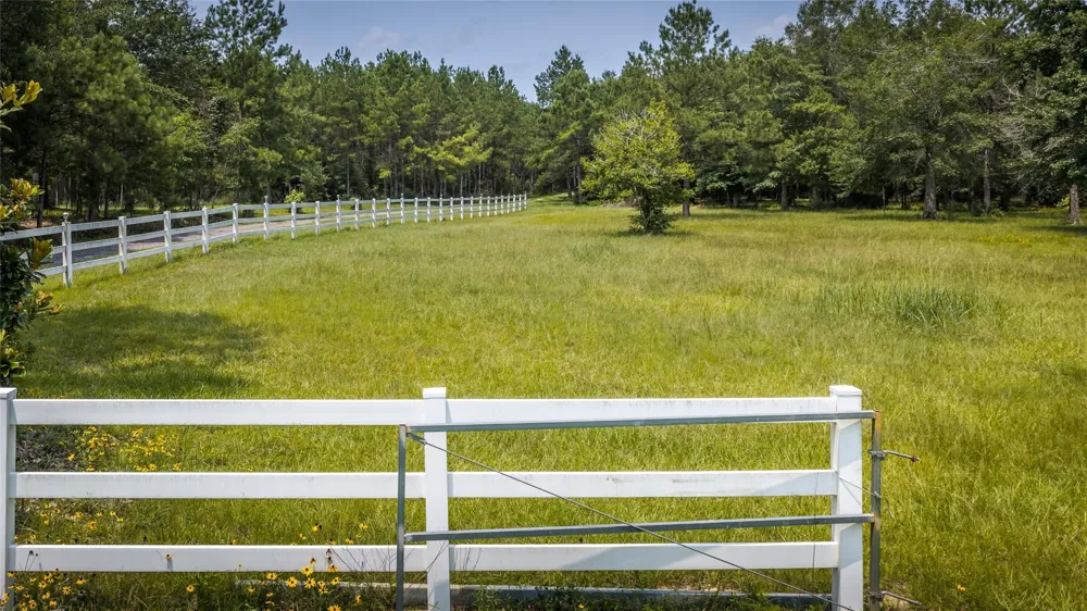 14912 Highway 69 Village Mills, TX 77663