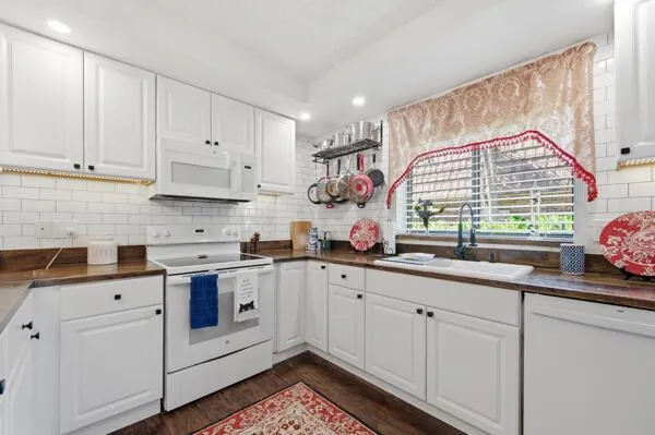 1438 Park Shore Circle #3 Fort Myers, FL 33901