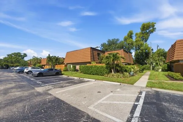 1438 Park Shore Circle #3 Fort Myers, FL 33901