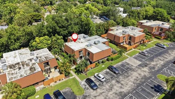 1438 Park Shore Circle #3 Fort Myers, FL 33901