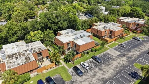 1438 Park Shore Circle #3 Fort Myers, FL 33901
