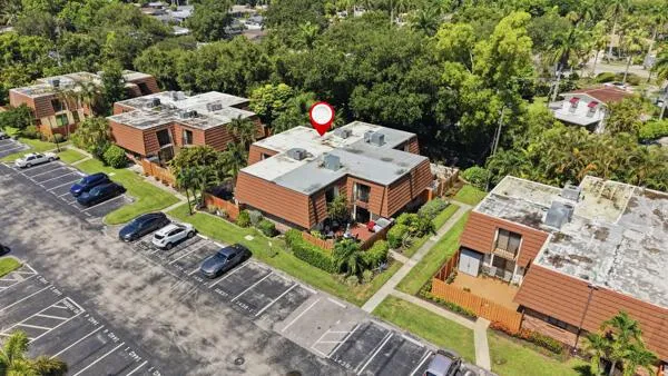 1438 Park Shore Circle #3 Fort Myers, FL 33901