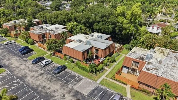 1438 Park Shore Circle #3 Fort Myers, FL 33901