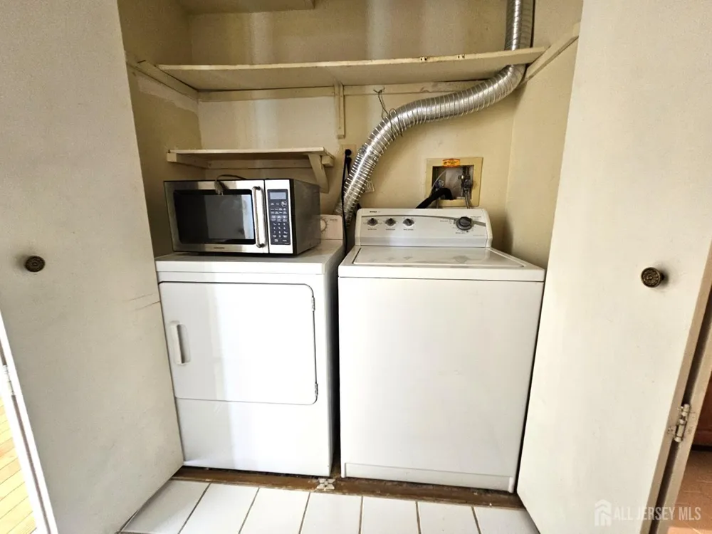 9 Mockingbird Lane South Brunswick, NJ 08810