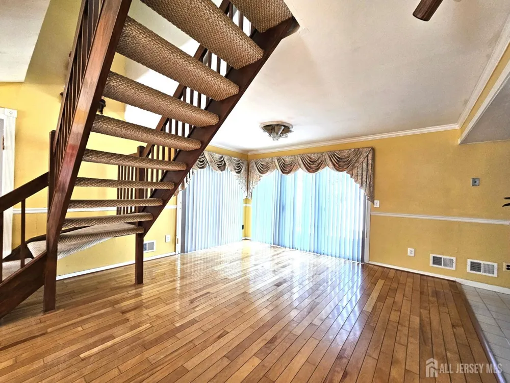 9 Mockingbird Lane South Brunswick, NJ 08810