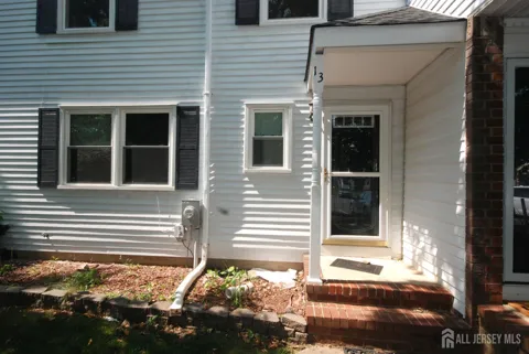 13 Tiger Lilly Court