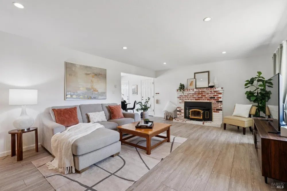 6304 Caraway Court Sebastopol, CA 95472