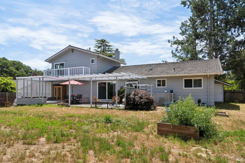 6304 Caraway Court Sebastopol, CA 95472