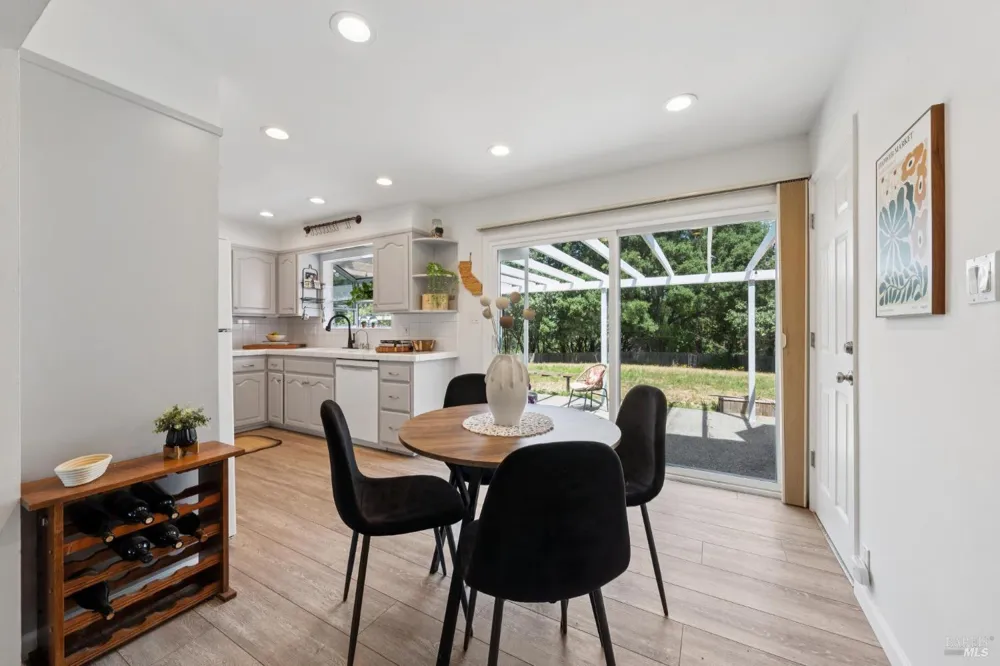 6304 Caraway Court Sebastopol, CA 95472