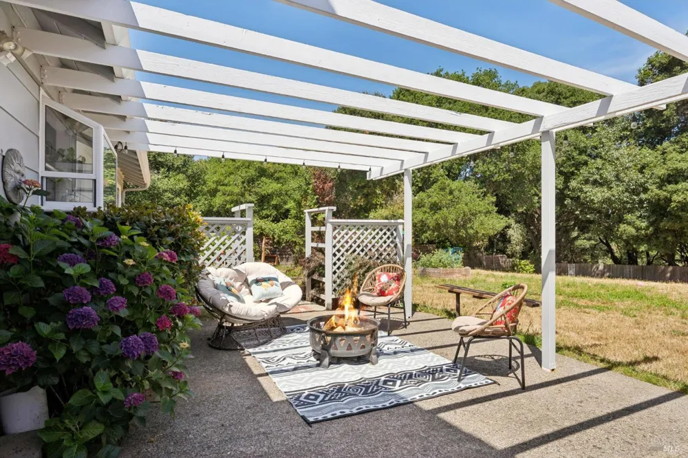 6304 Caraway Court Sebastopol, CA 95472