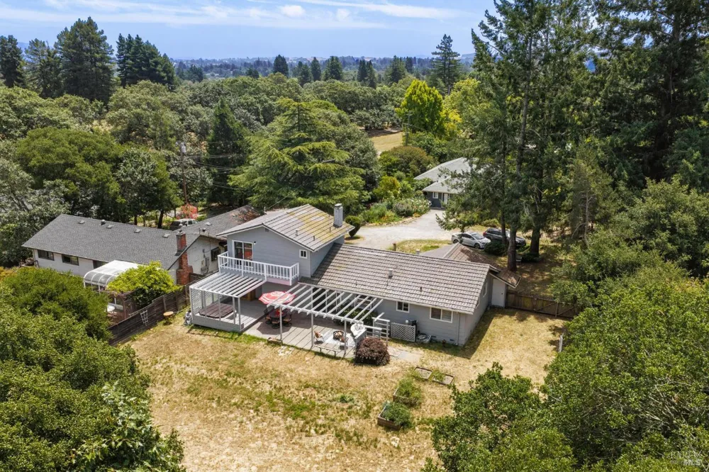 6304 Caraway Court Sebastopol, CA 95472