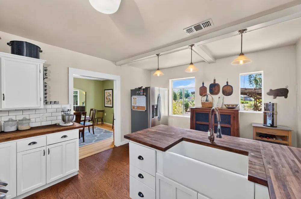 6825 W 2nd Street Rio Linda, CA 95673