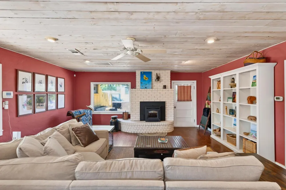 6825 W 2nd Street Rio Linda, CA 95673