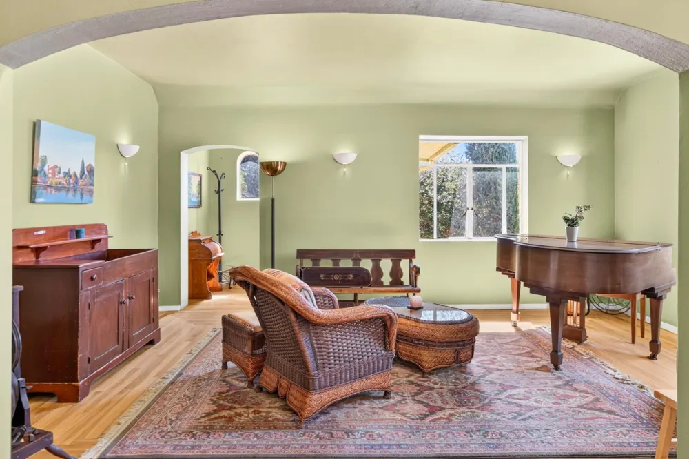 6825 W 2nd Street Rio Linda, CA 95673