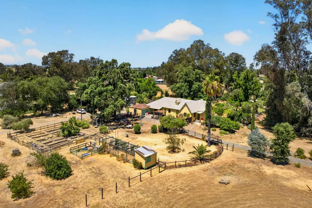 6825 W 2nd Street Rio Linda, CA 95673