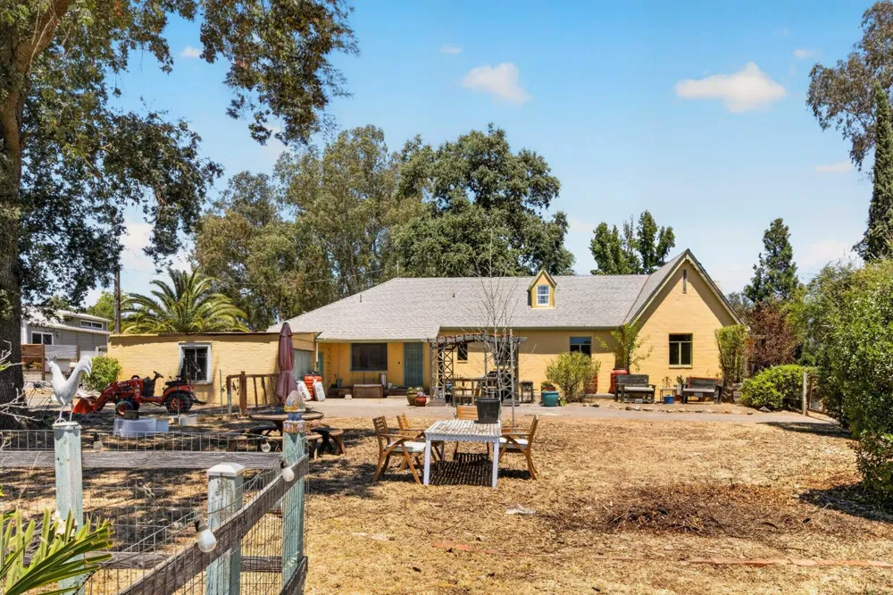 6825 W 2nd Street Rio Linda, CA 95673