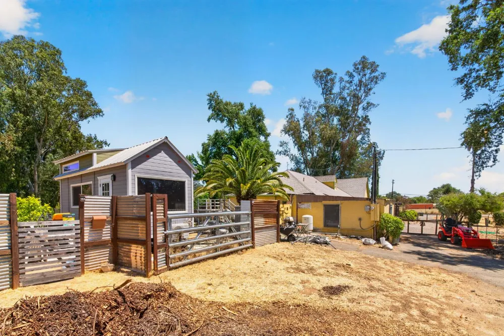 6825 W 2nd Street Rio Linda, CA 95673