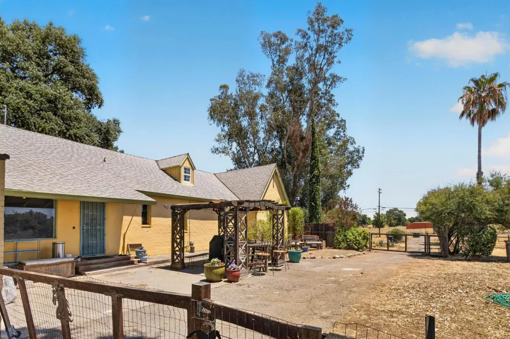 6825 W 2nd Street Rio Linda, CA 95673