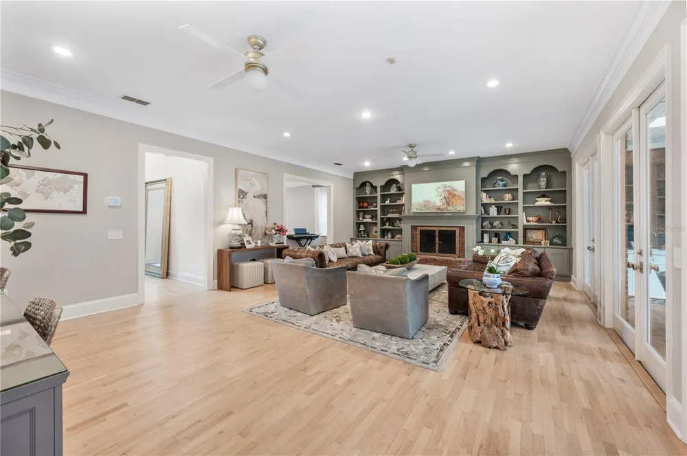 5120 LAKE IN THE WOODS BOULEVARD Lakeland, FL 33813