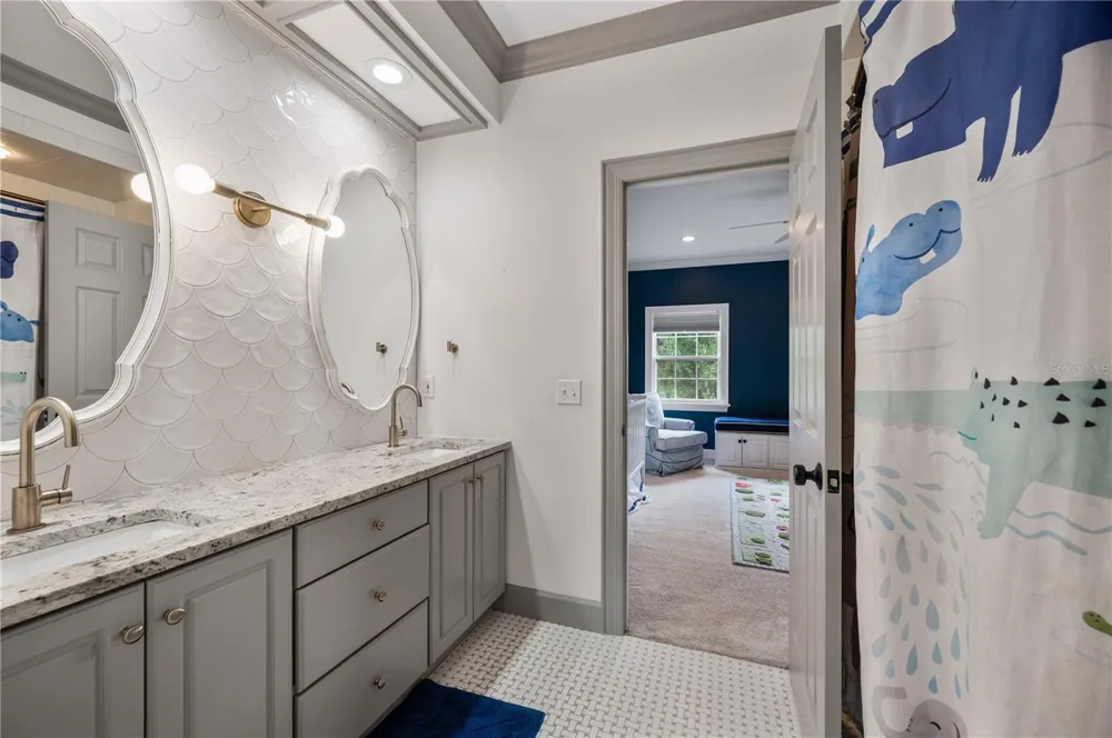 5120 LAKE IN THE WOODS BOULEVARD Lakeland, FL 33813