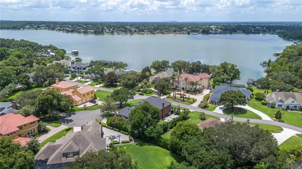 5120 LAKE IN THE WOODS BOULEVARD Lakeland, FL 33813