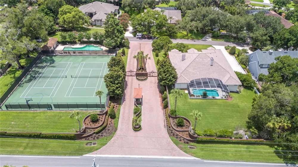 5120 LAKE IN THE WOODS BOULEVARD Lakeland, FL 33813