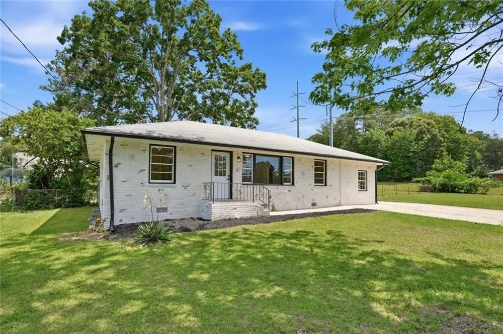 1902 Mural Circle Morrow, GA 30260