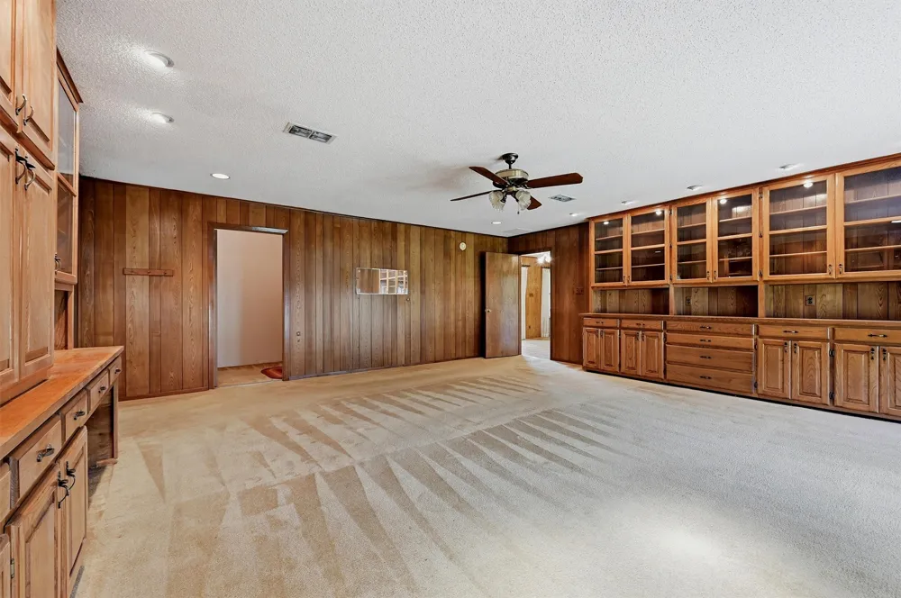 100 Mohican Trail Lake Kiowa, TX 76240