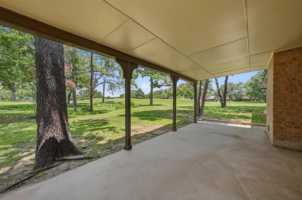 100 Mohican Trail Lake Kiowa, TX 76240