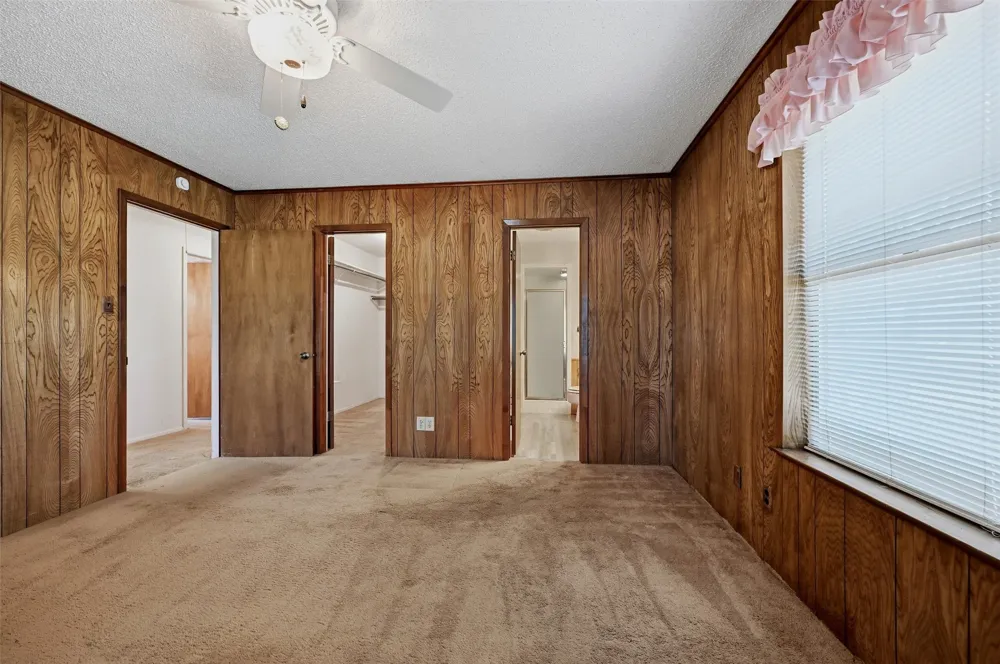 100 Mohican Trail Lake Kiowa, TX 76240