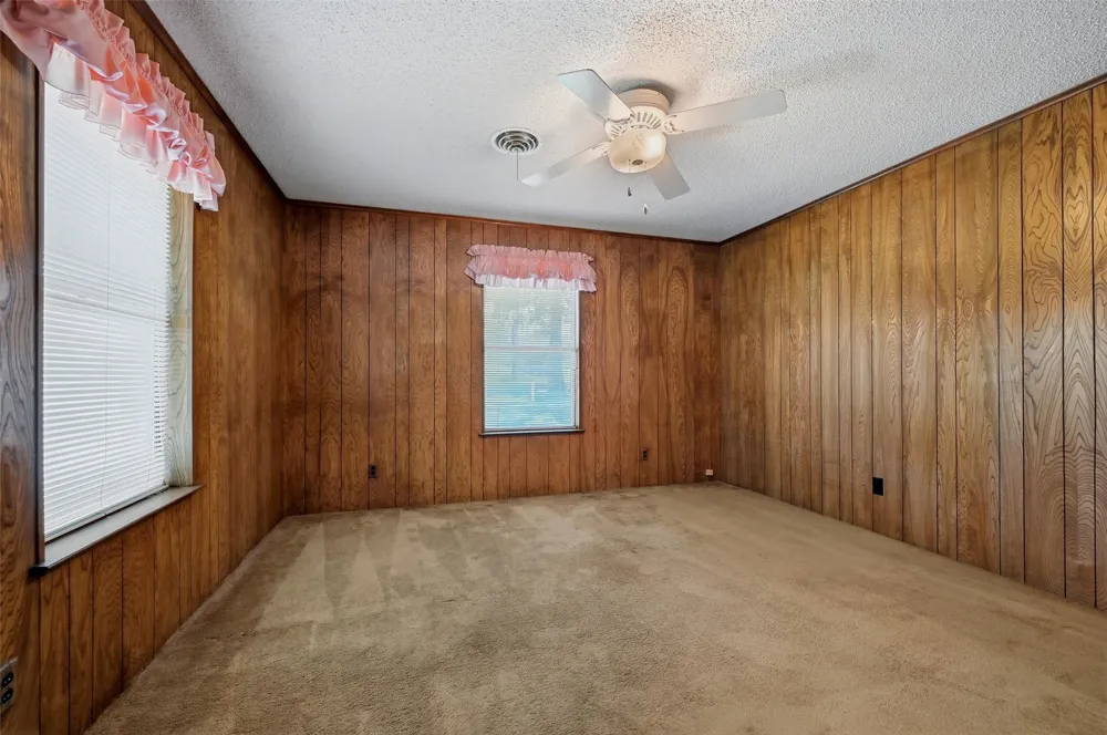100 Mohican Trail Lake Kiowa, TX 76240