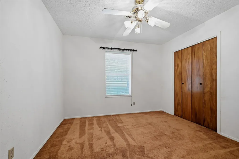 100 Mohican Trail Lake Kiowa, TX 76240
