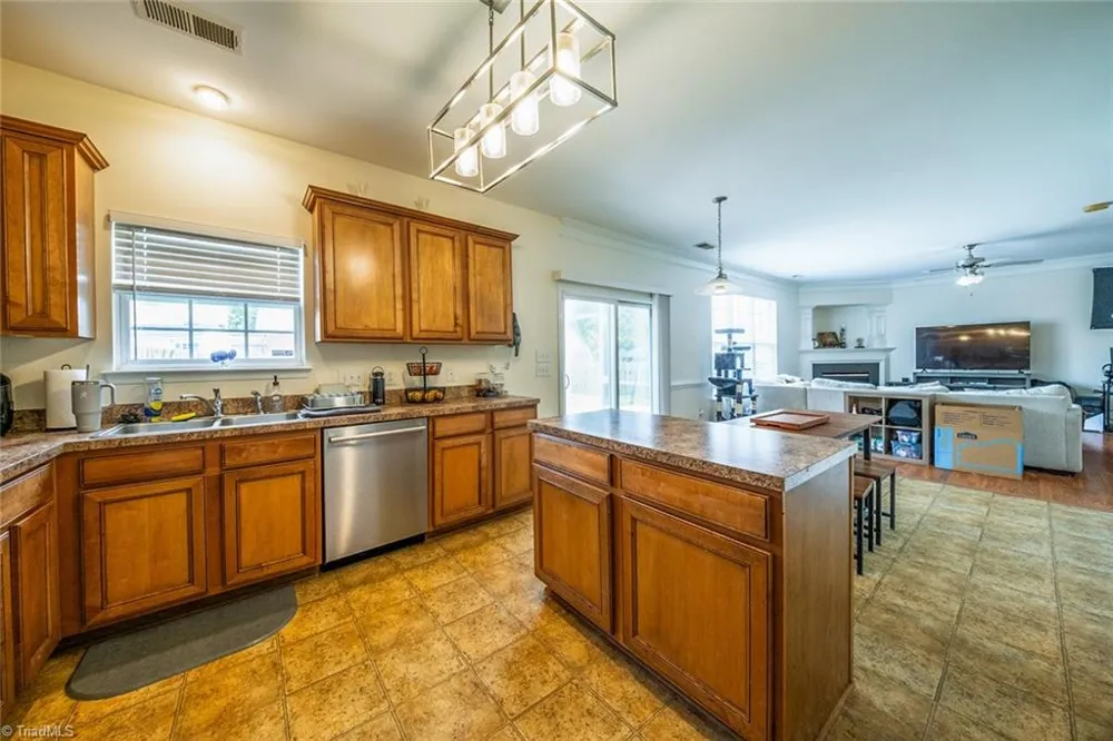 4949 Old Towne Village Circle Pfafftown, NC 27040