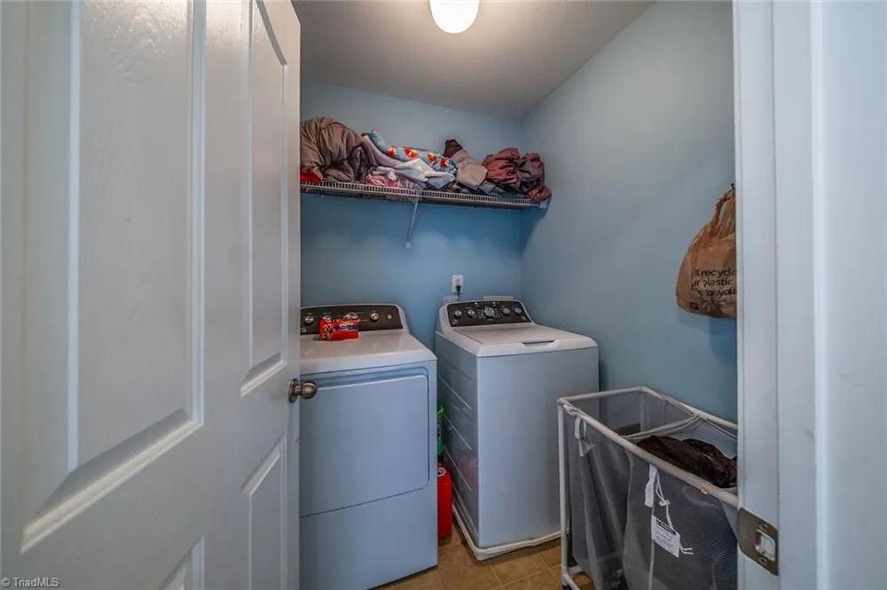 4949 Old Towne Village Circle Pfafftown, NC 27040