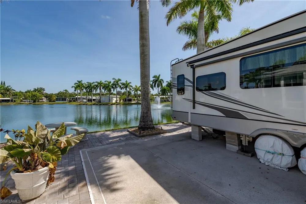 1146 Silver Lakes Boulevard Naples, FL 34114