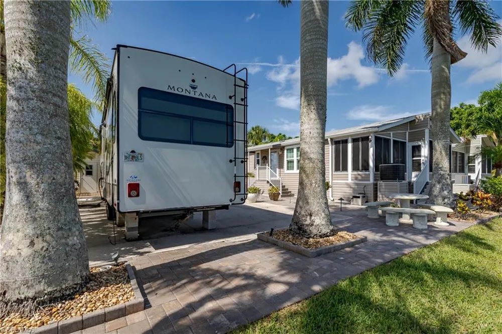 1146 Silver Lakes Boulevard Naples, FL 34114