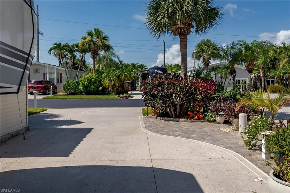 1146 Silver Lakes Boulevard Naples, FL 34114