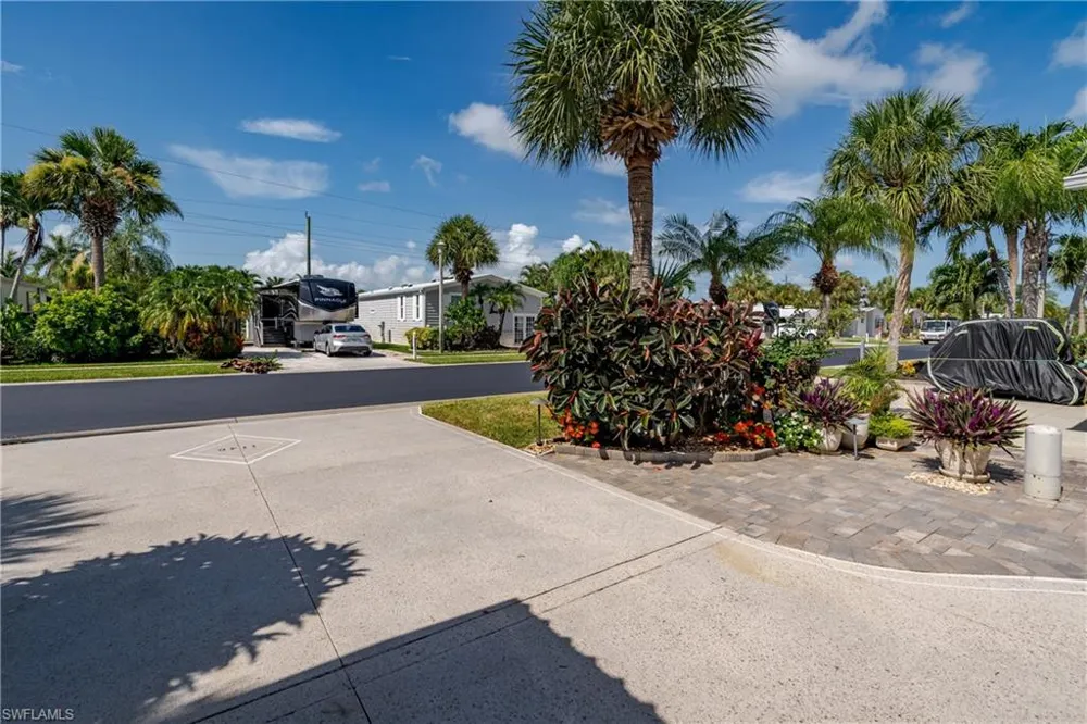 1146 Silver Lakes Boulevard Naples, FL 34114