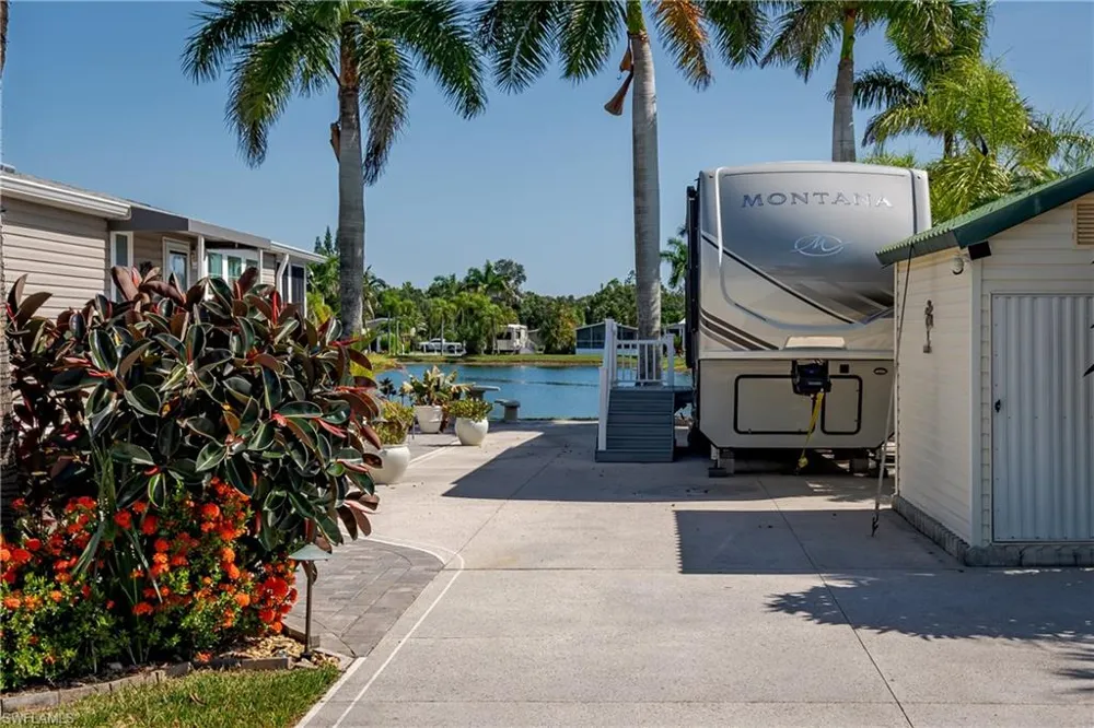 1146 Silver Lakes Boulevard Naples, FL 34114