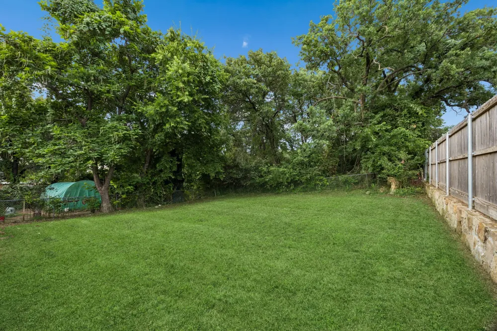 7705 Navajo Trail #7705 Lake Worth, TX 76135