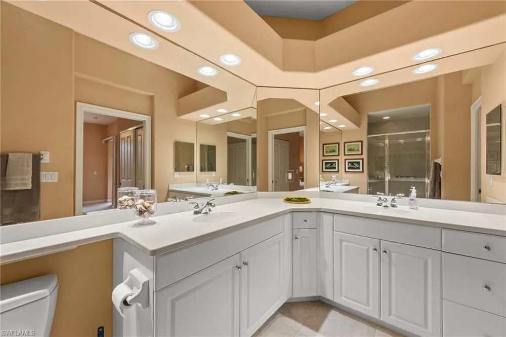 8641 Piazza Del Lago Circle #201 Estero, FL 33928