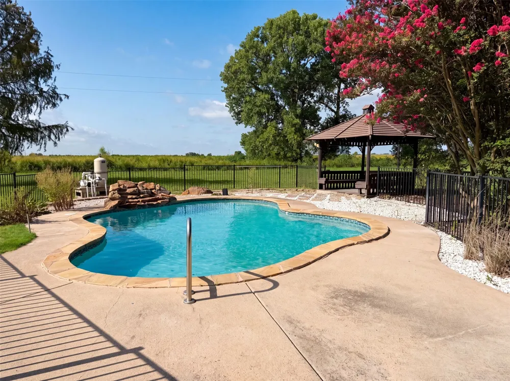 100 Dubb Lane Red Oak, TX 75154