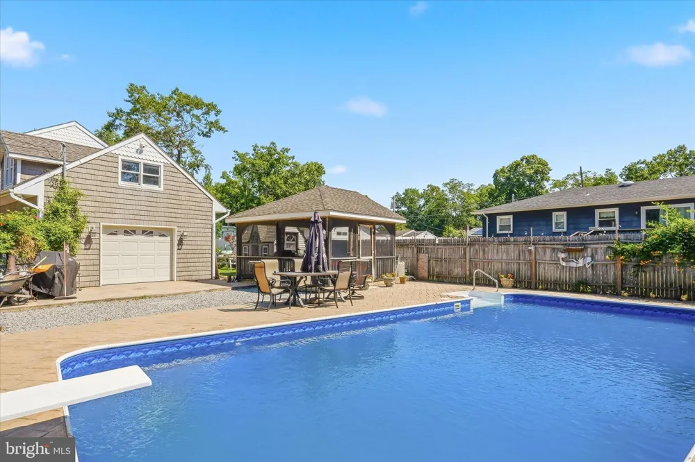 510 LAKESIDE DRIVE N Forked River, NJ 08731